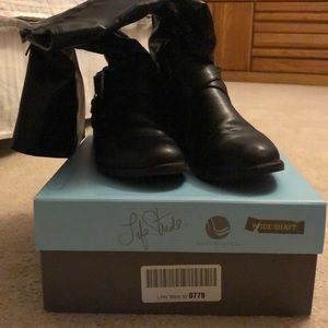 Life stride wide shaft boots size 8